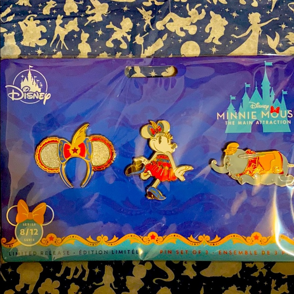 Minnie Mouse Main Attraction Dumbo Pin Set